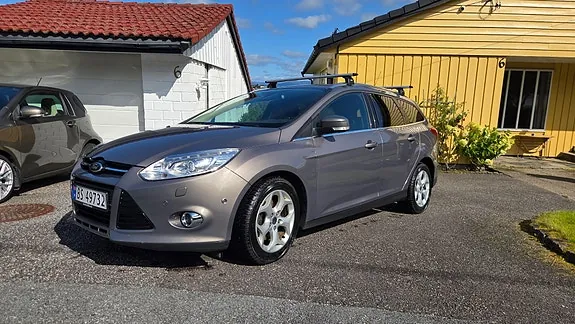 Ford Focus 2012 photo 2