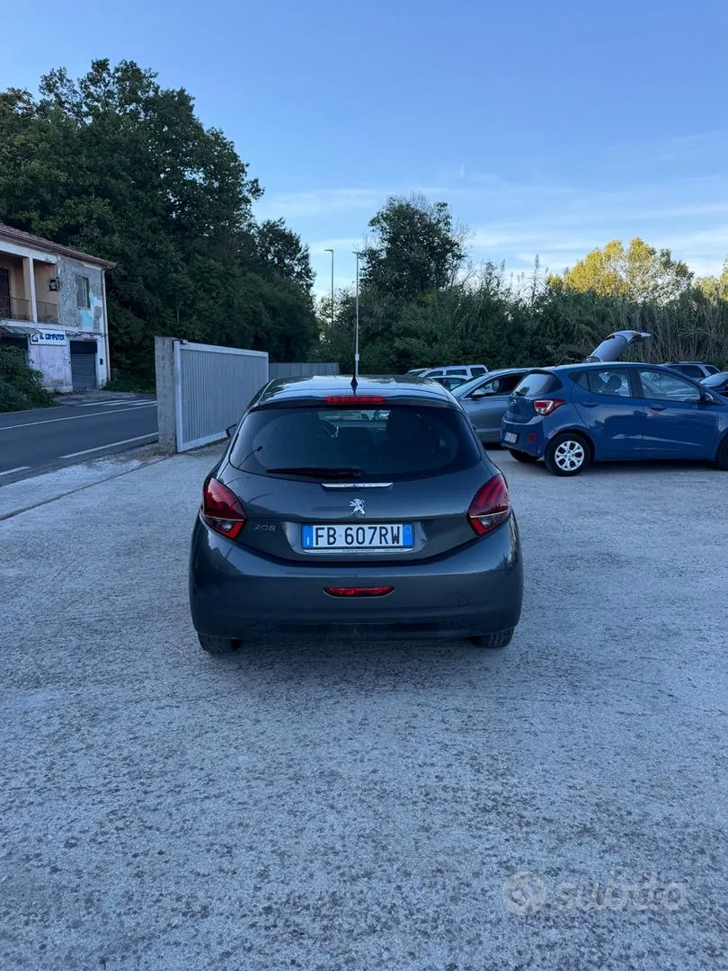 Peugeot 208 2016 photo 5