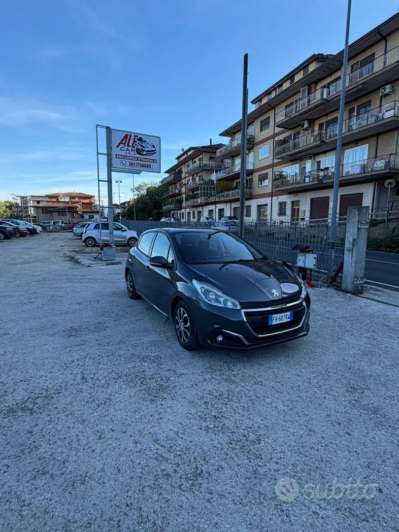 Peugeot 208 2016 photo 3