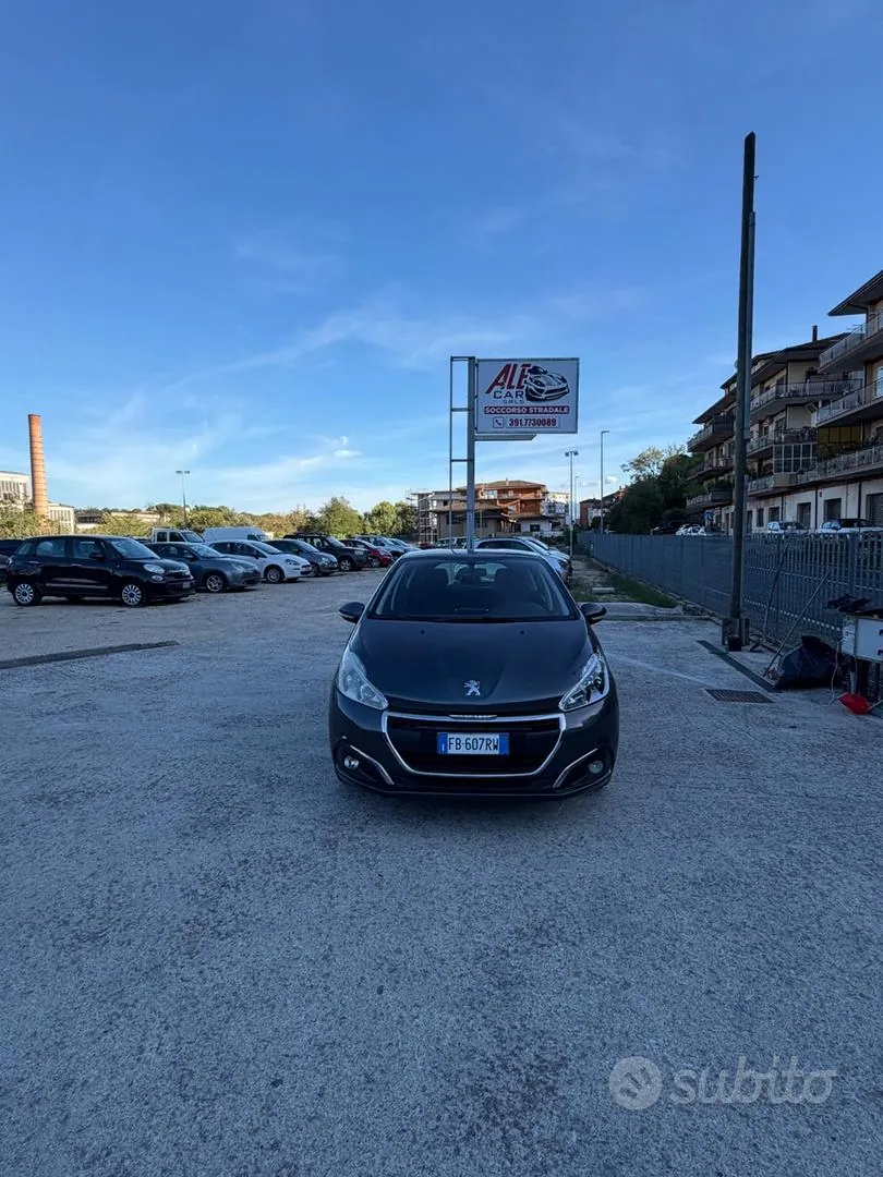 Peugeot 208 2016 photo 2