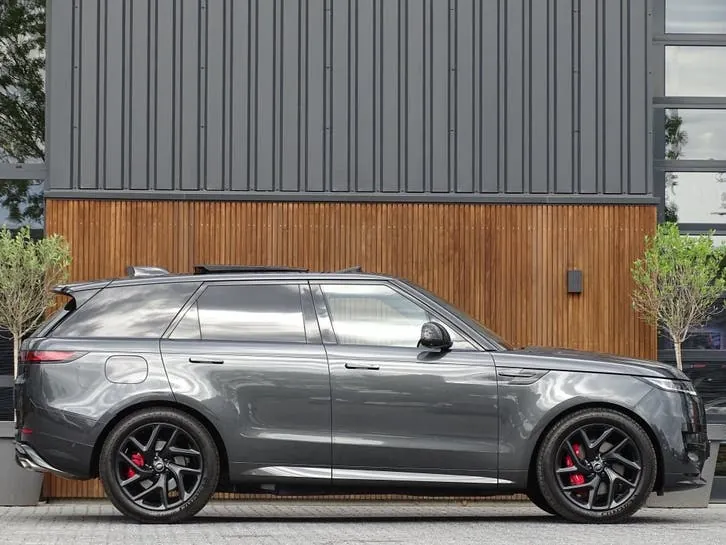 Land Rover Range Rover Sport 2025 photo 3