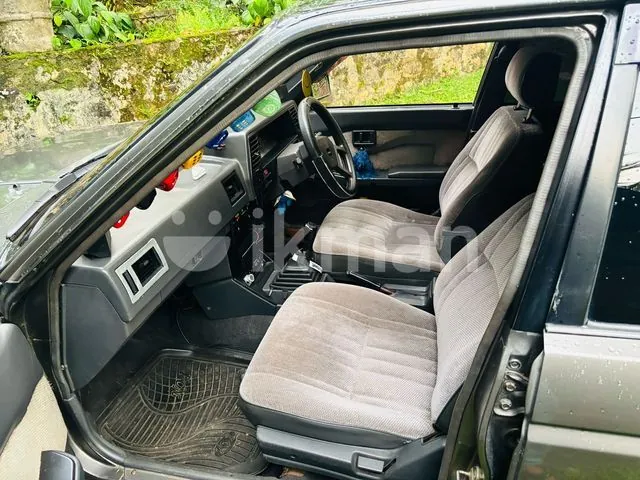 Nissan Sunny 1986 photo 3