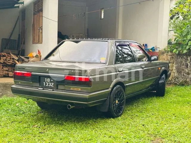 Nissan Sunny 1986 photo 4