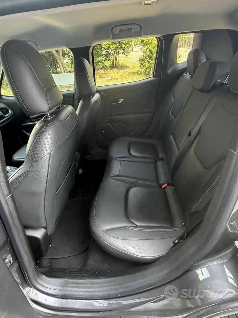Jeep Renegade 2024 photo 3