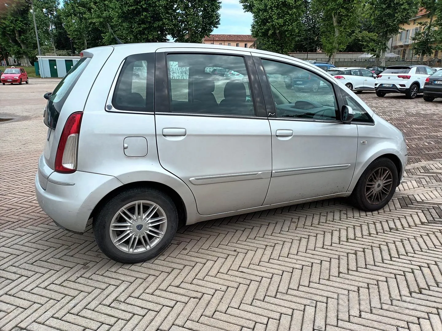 Lancia Musa 2010 photo 4