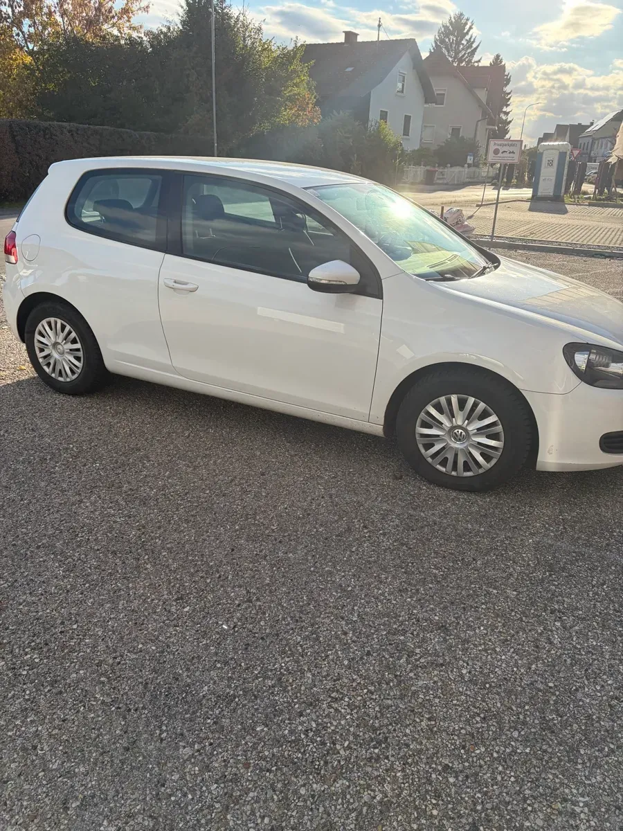 Volkswagen Golf 2011 photo 2