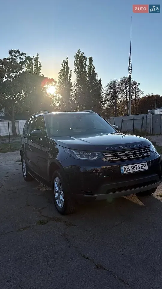 Land Rover Discovery 2019 photo 2