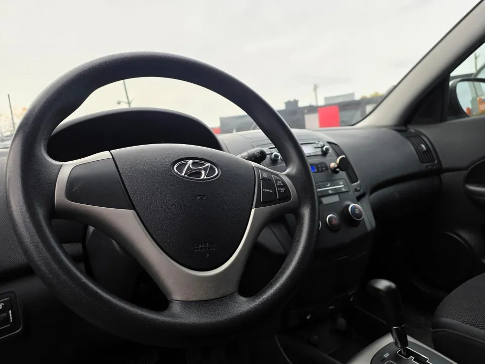 Hyundai Elantra 2010 photo 3