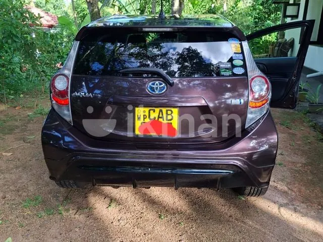 Toyota Aqua 2014 photo 2