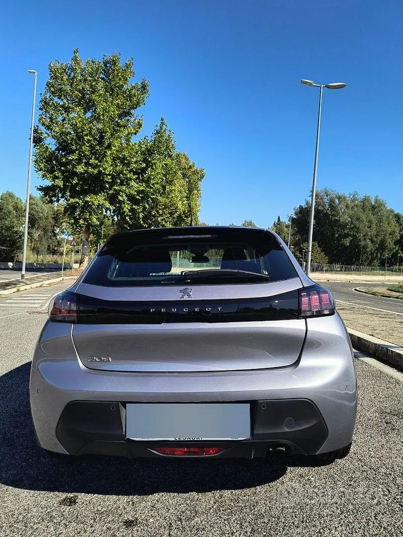 Peugeot 208 2021 photo 2