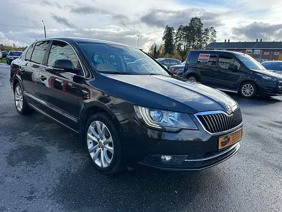 Skoda Superb 2014 photo 3