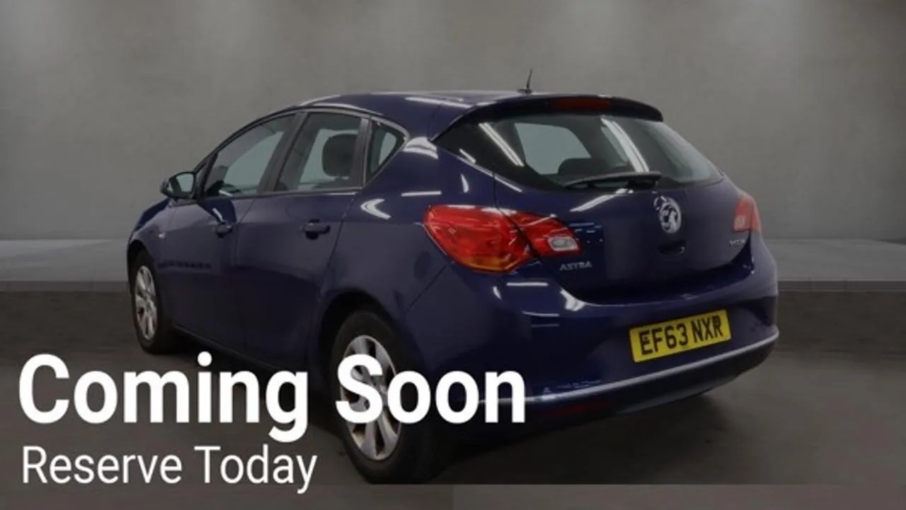 Vauxhall Astra 2014 photo 3