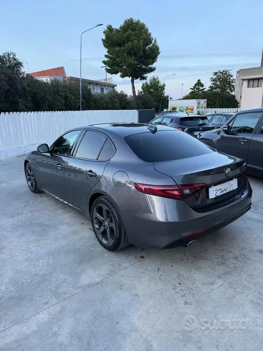 Alfa Romeo Giulia 2021 photo 4