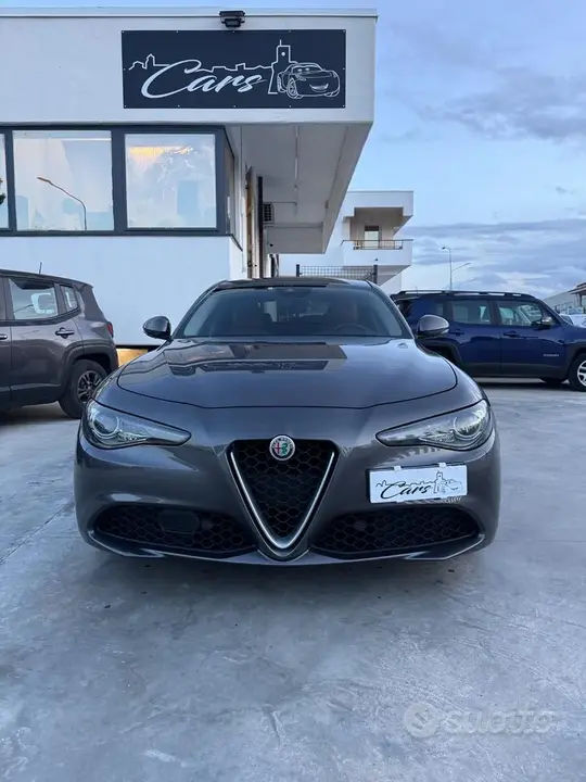 Alfa Romeo Giulia 2021 photo 2