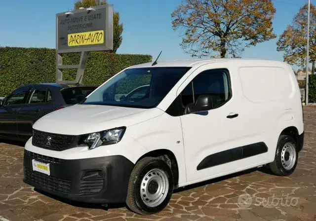 Peugeot Partner 2022 photo 2