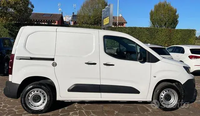 Peugeot Partner 2022 photo 4