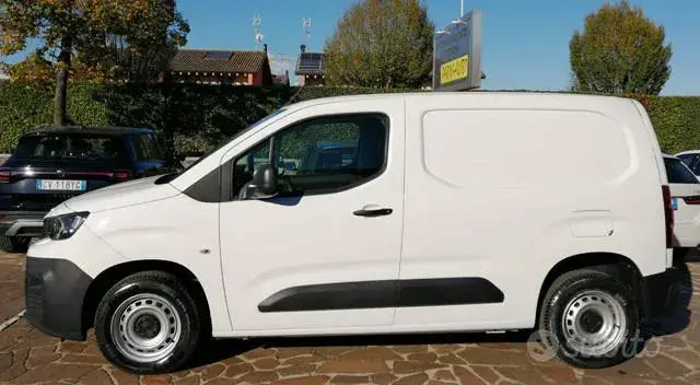 Peugeot Partner 2022 photo 3