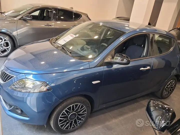 Lancia Ypsilon 2024 photo 2