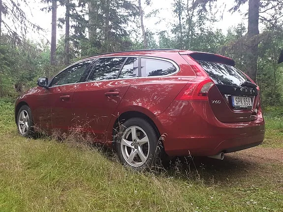 Volvo V60 2015 photo 4