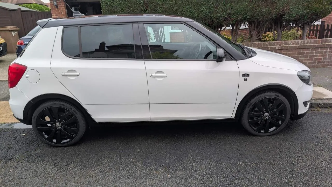 Skoda Fabia 2014 photo 5