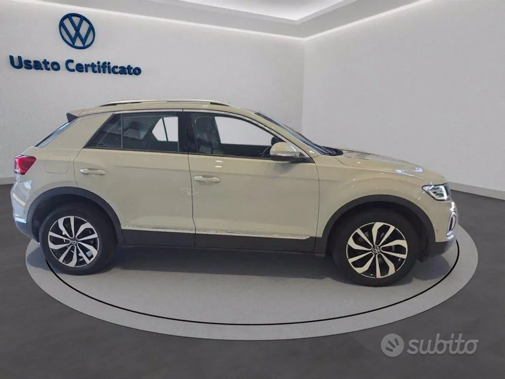 Volkswagen T-Roc 2023 photo 3