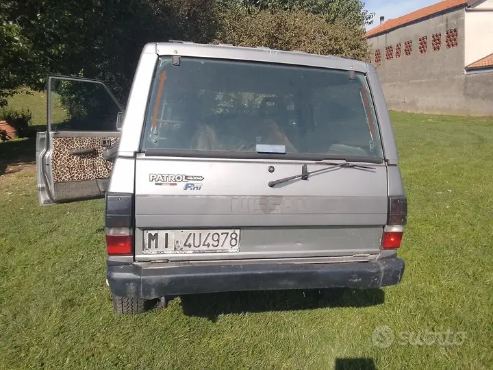 Nissan Patrol 1991 photo 2