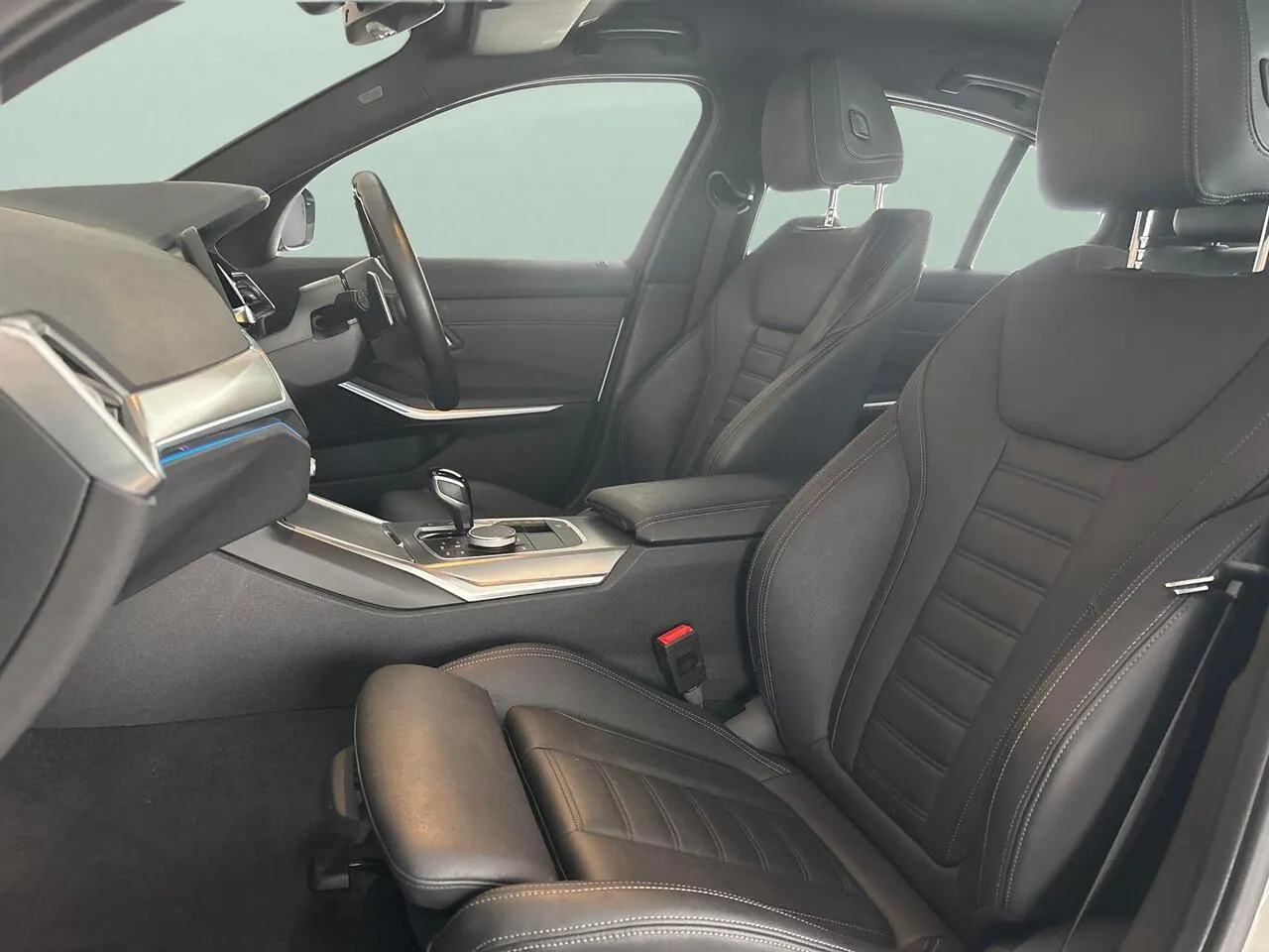 BMW 3 Series 2021 photo 4
