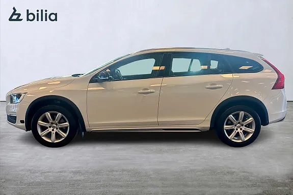 Volvo V60 Cross Country 2018 photo 5