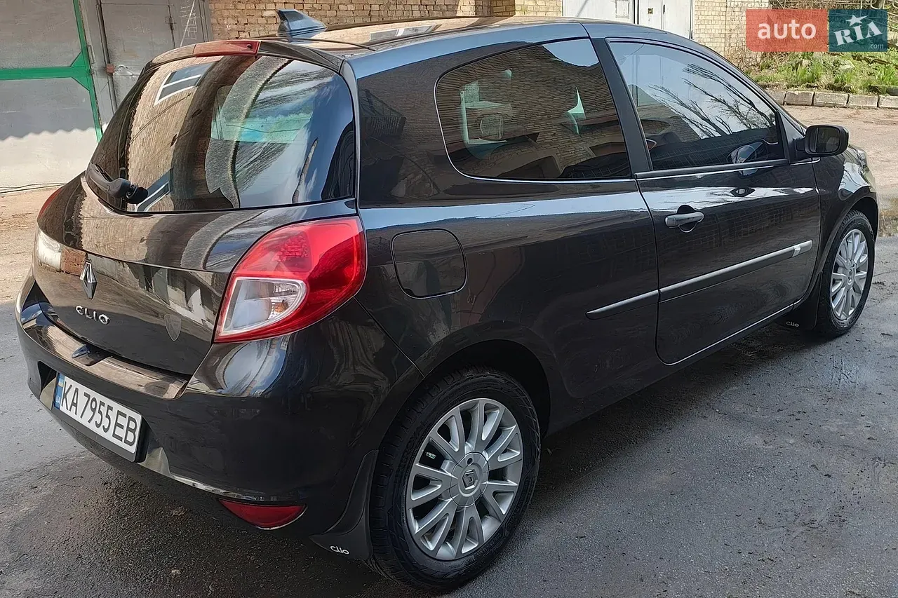 Renault Clio 2009 photo 3