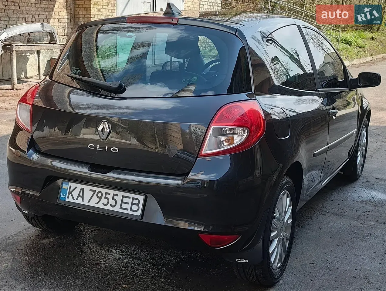 Renault Clio 2009 photo 2