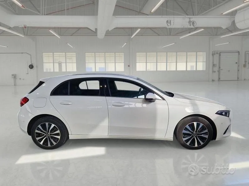 Mercedes-Benz A 250 2021 photo 3