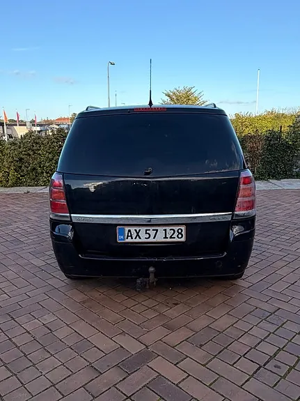 Opel Zafira 2010 photo 3