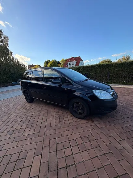 Opel Zafira 2010 photo 2