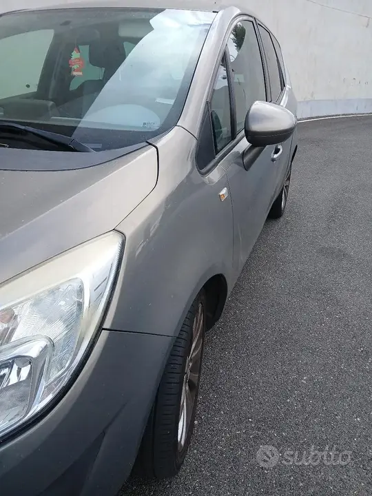 Opel Meriva 2010 photo 2