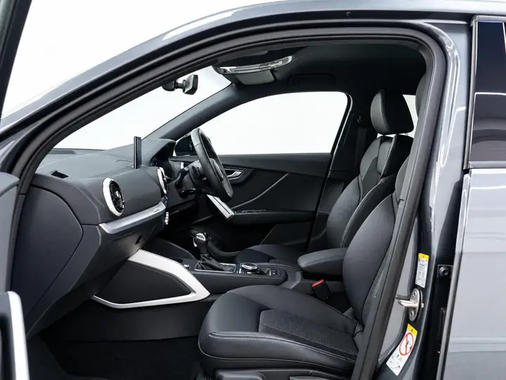 Audi Q2 2023 photo 2