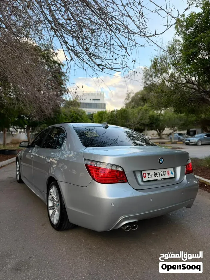 BMW 5 Series 2010 photo 2