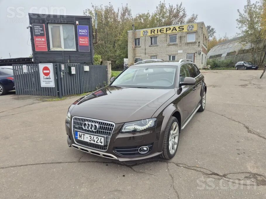 Audi A4 Allroad 2010 photo 4