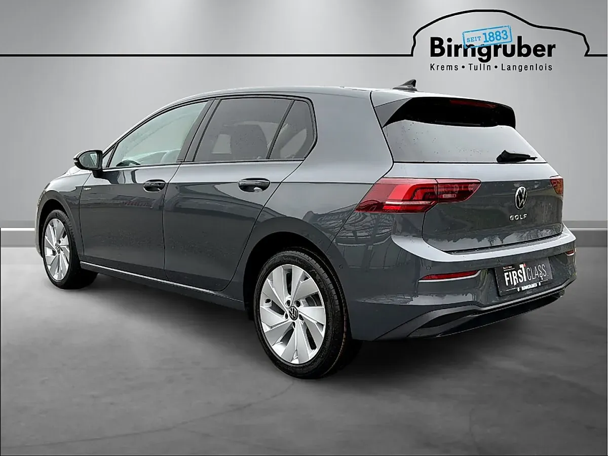 Volkswagen Golf 2025 photo 2