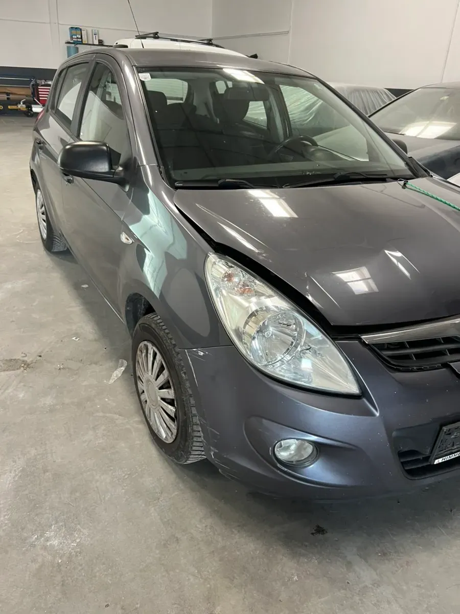 Hyundai I20 2011 photo 3