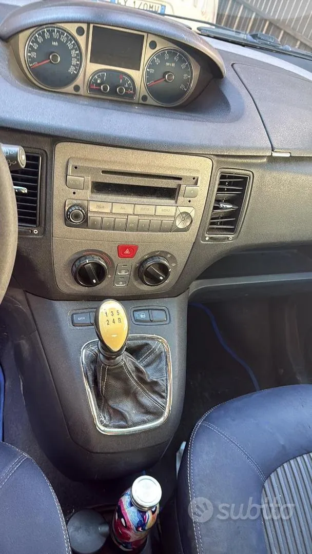 Lancia Musa 2010 photo 4