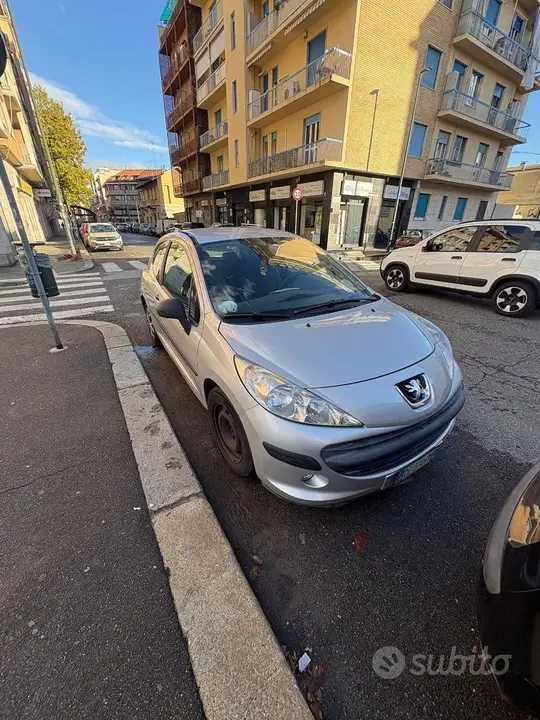 Peugeot 207 2006 photo 3