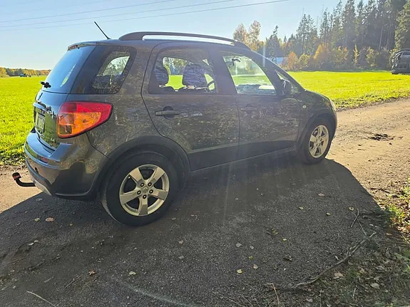 Suzuki Sx4 2010 photo 4