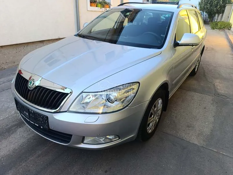 Skoda Octavia 2011 photo 3