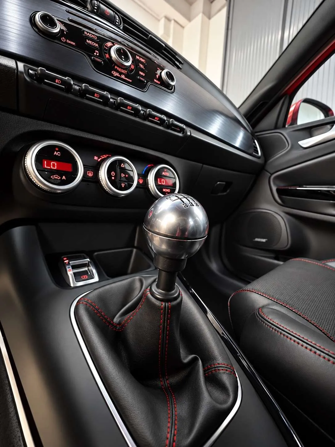 Alfa Romeo Giulietta 2011 photo 4