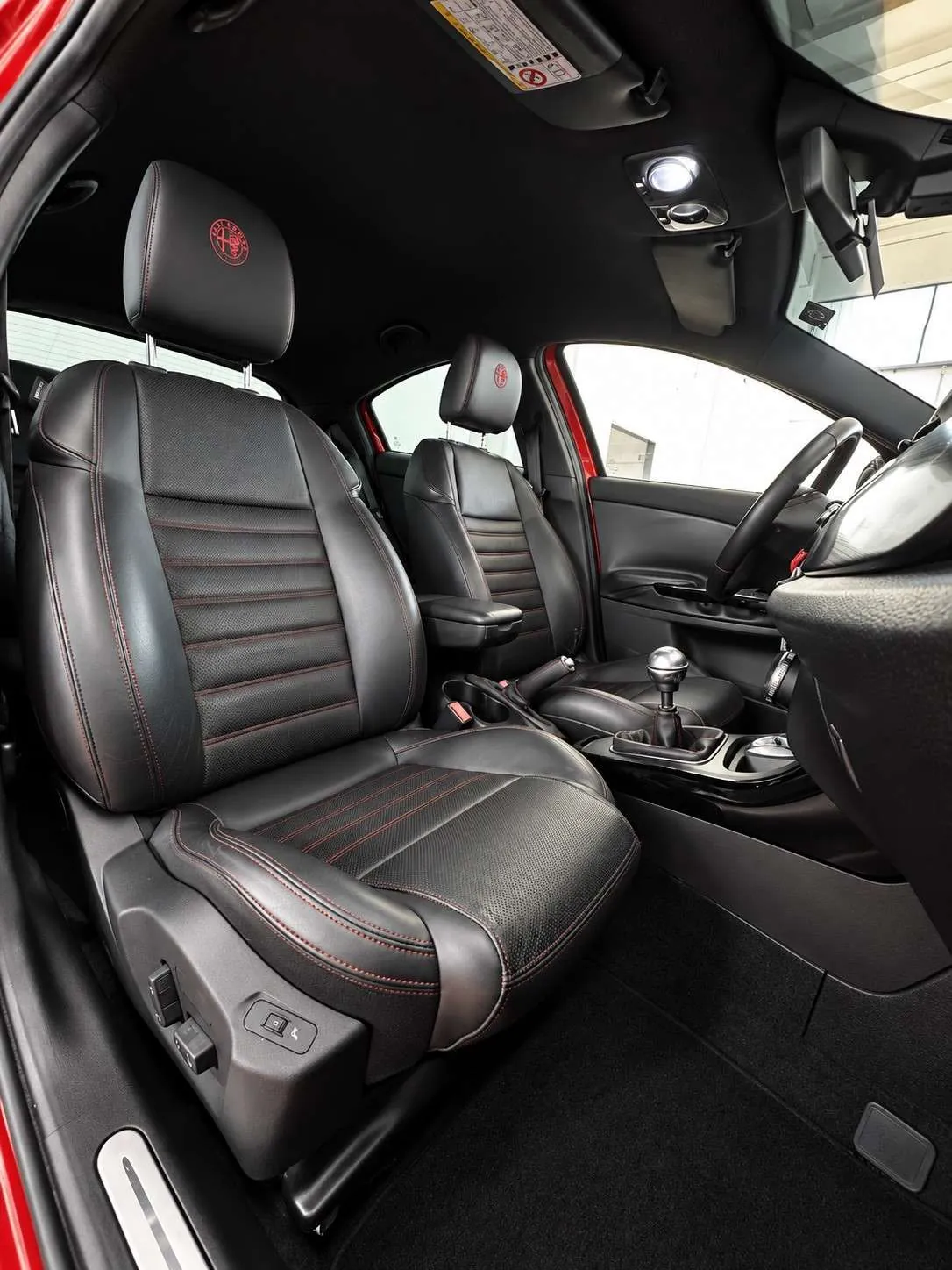 Alfa Romeo Giulietta 2011 photo 3