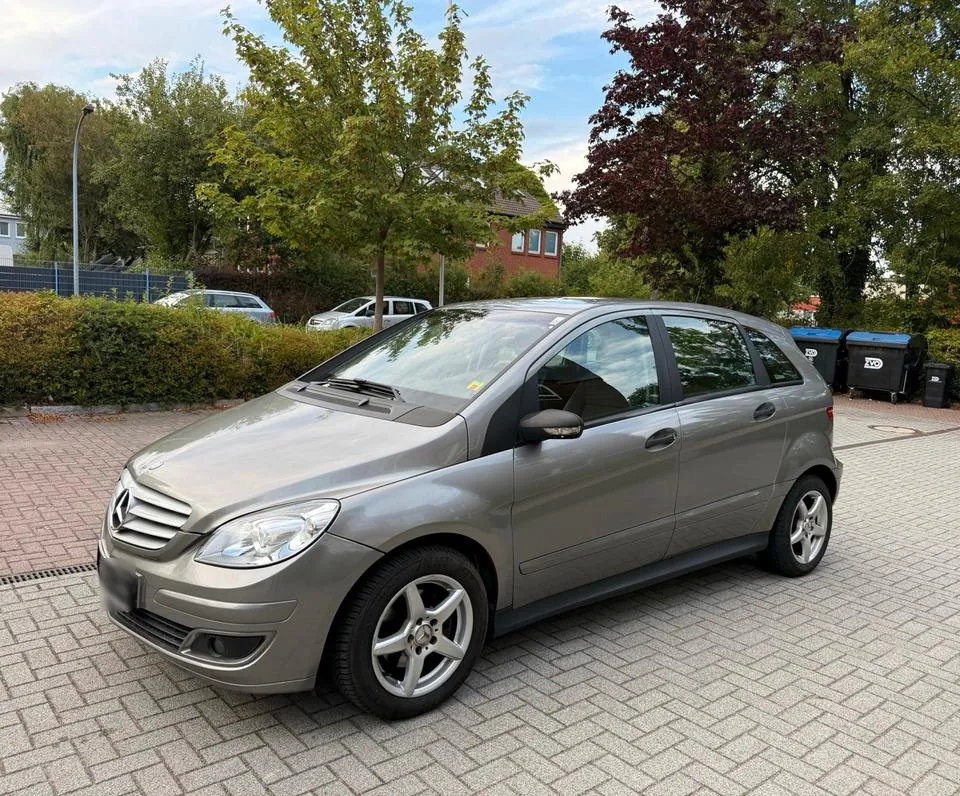 Mercedes-Benz B200