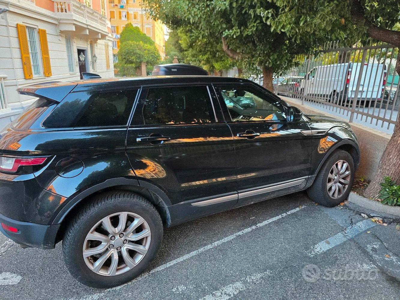 Land Rover Range Rover Evoque 2017 photo 3