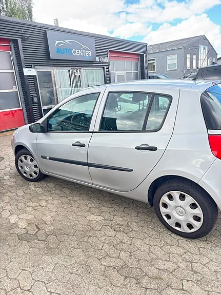 Renault Clio Iii 2009 photo 3