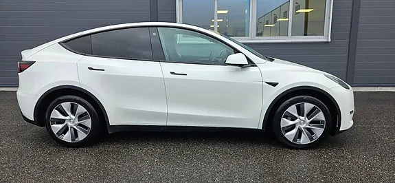 Tesla Model Y 2024 photo 4
