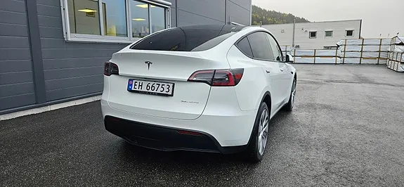 Tesla Model Y 2024 photo 5